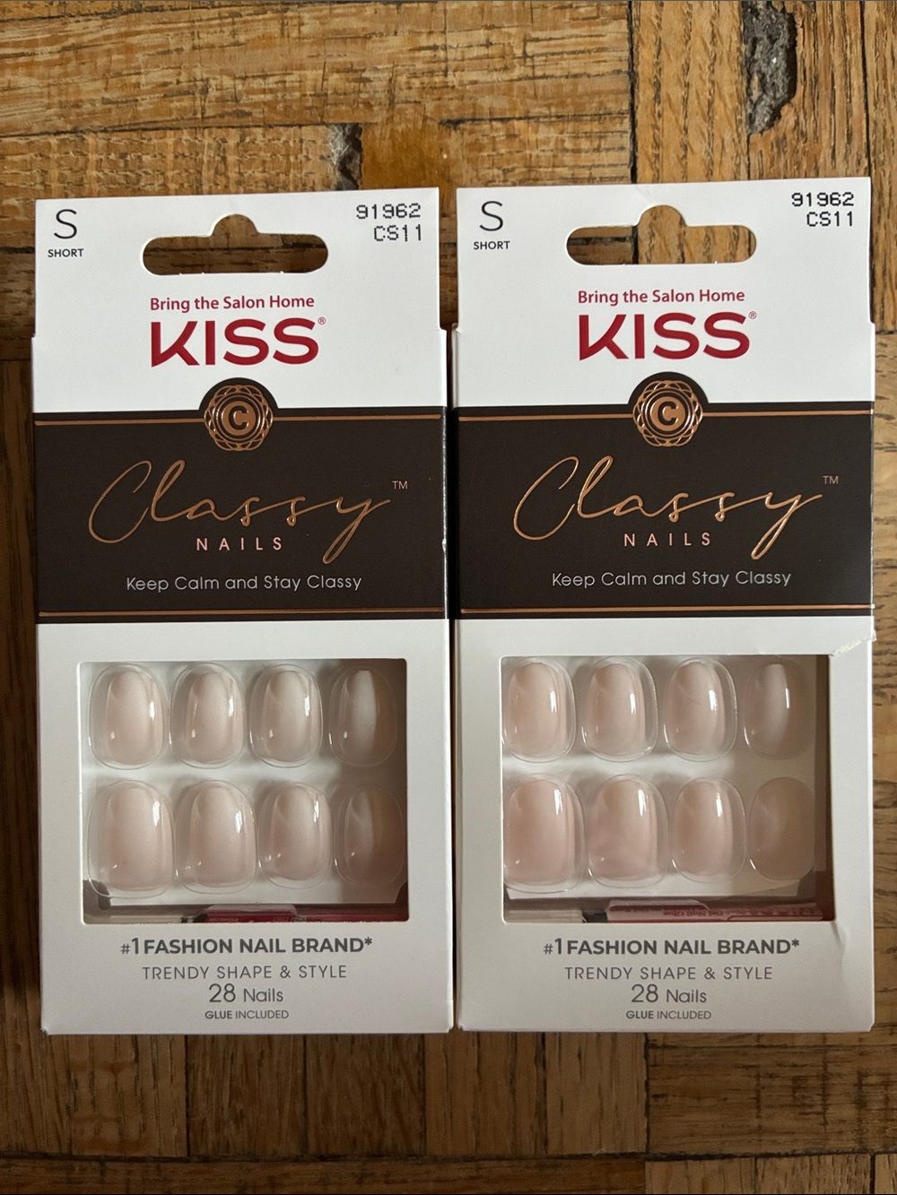 NWT Two KISS Classy Nails Short Glue On 7 Day Wear